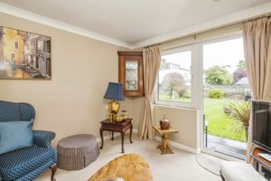 Lounge- click for photo gallery